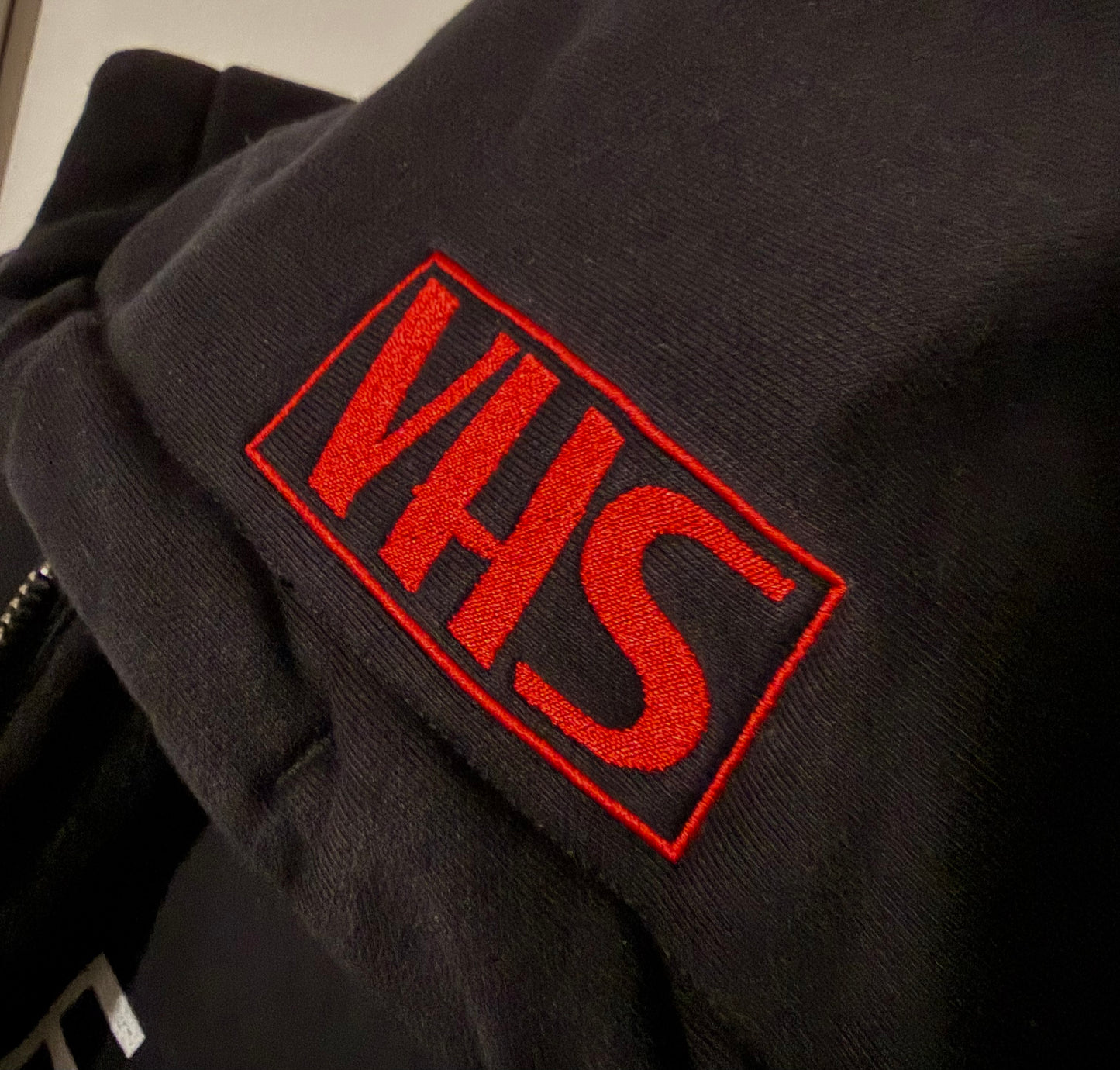 DISCOVER HOODIE